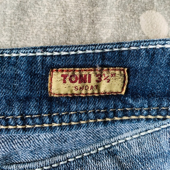 Silver Toni 3/4 Jean Shorts - Picture 7 of 9